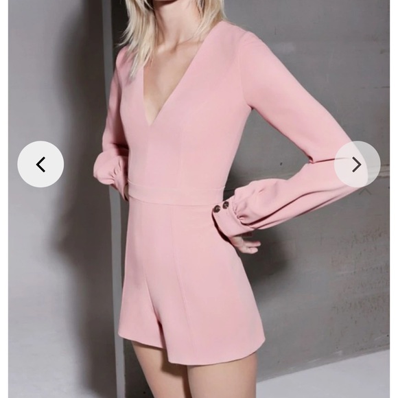 ALEXIS - Picture 2 of 8